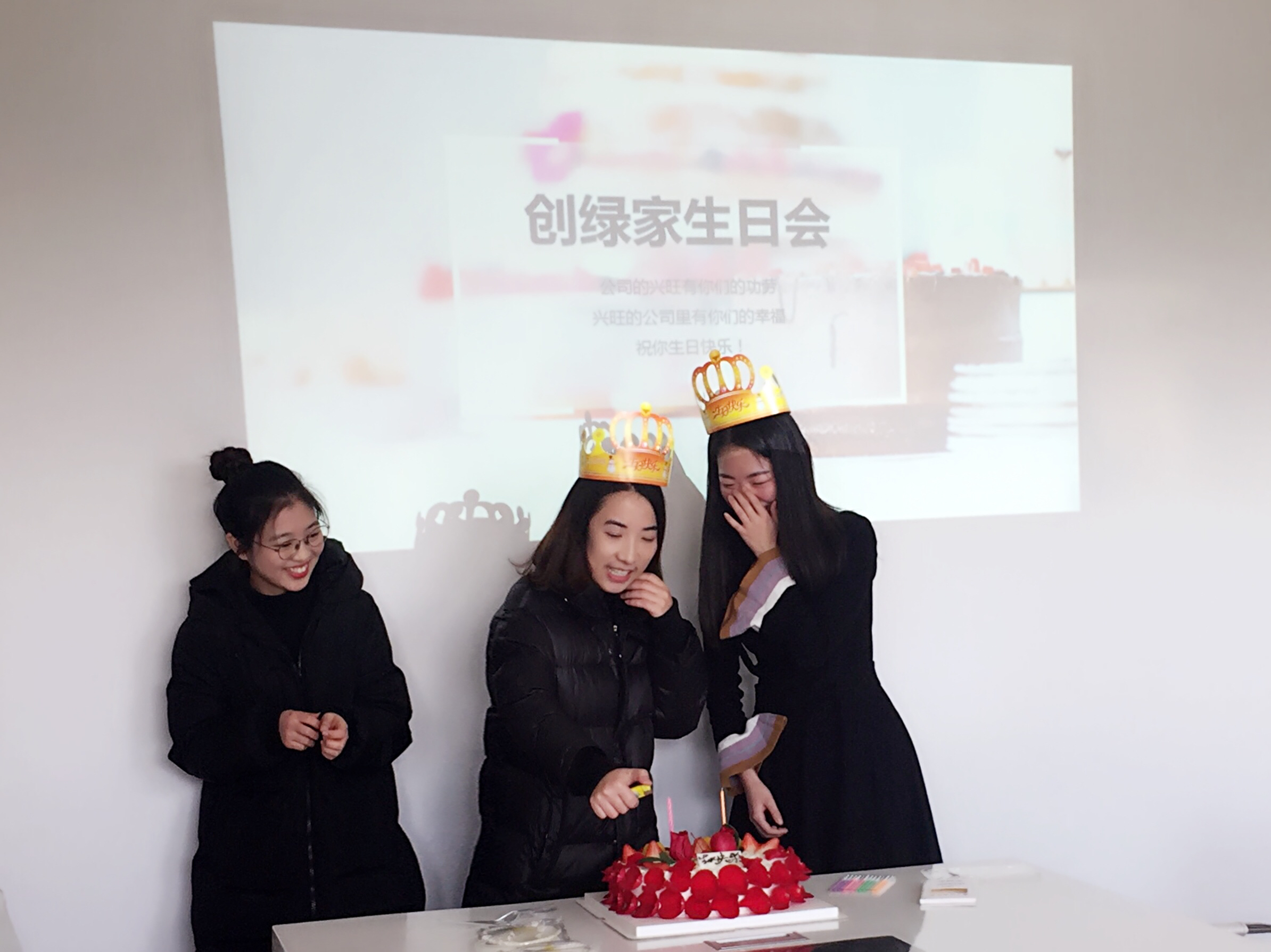 【1月生日會(huì)】本月壽星只有美少女，拍圖拍到小編手機(jī)內(nèi)存不夠啦！